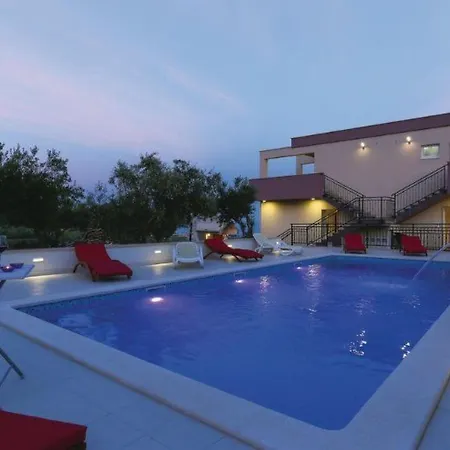 Rimac In Mit Garten- Grill By Interhome * Kaštel Štafilić