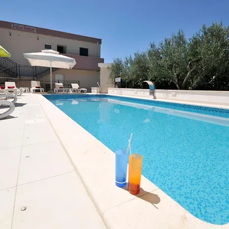 Rimac In Mit Garten- Grill By Interhome Kaštel Štafilić